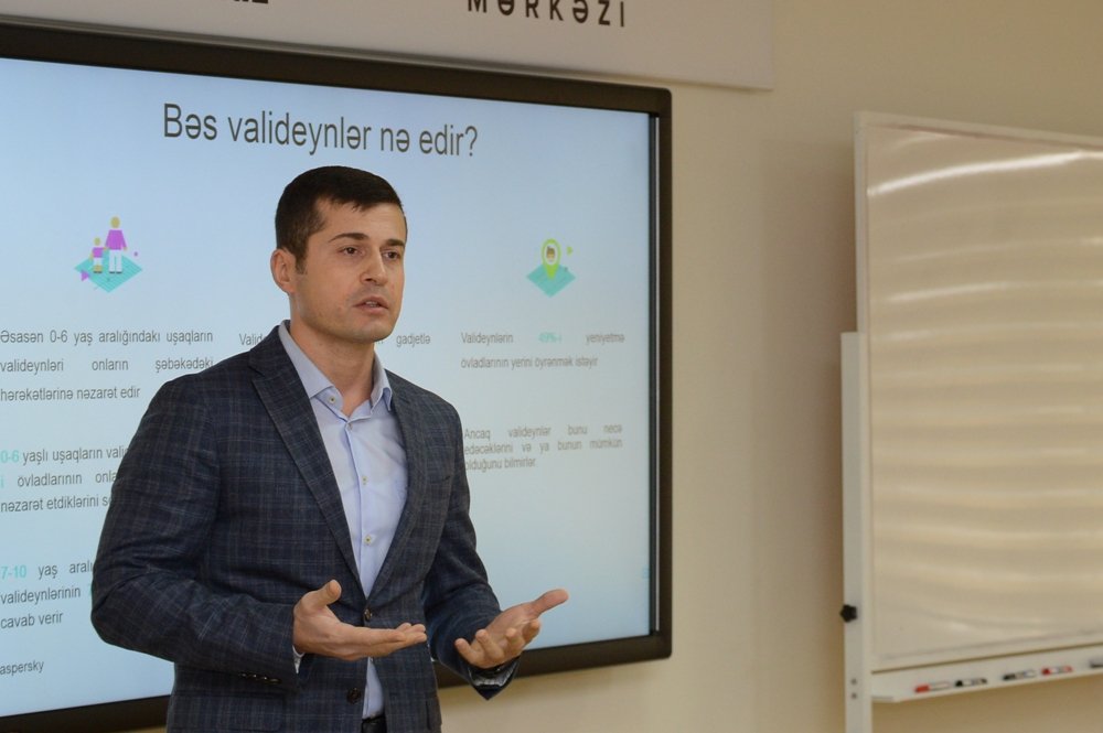 Azercell “Təhlükəsiz internet” təlimin keçirilməsinə dəstək oldu