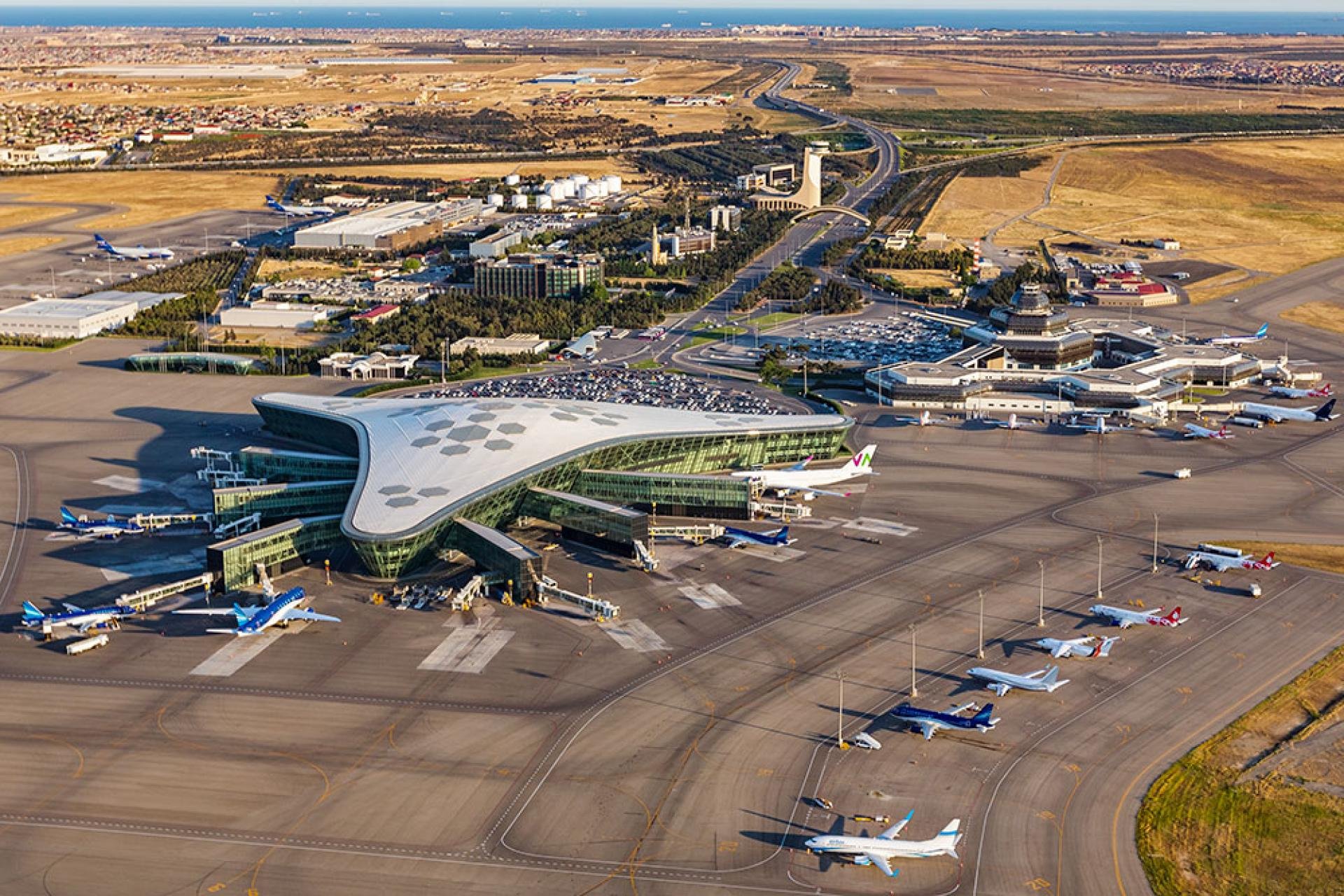 AZAL ən punktual aviaşirkətlərin adlarını açıqladı