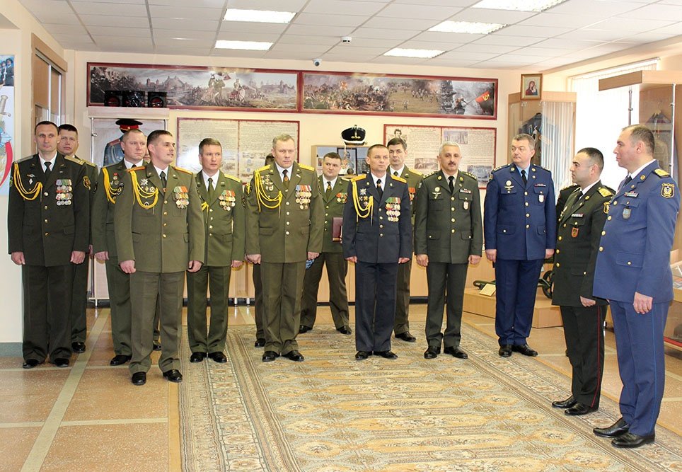 Azərbaycan zabiti Belarusda hərbi akademiyanı fərqlənmə diplomu ilə bitirib