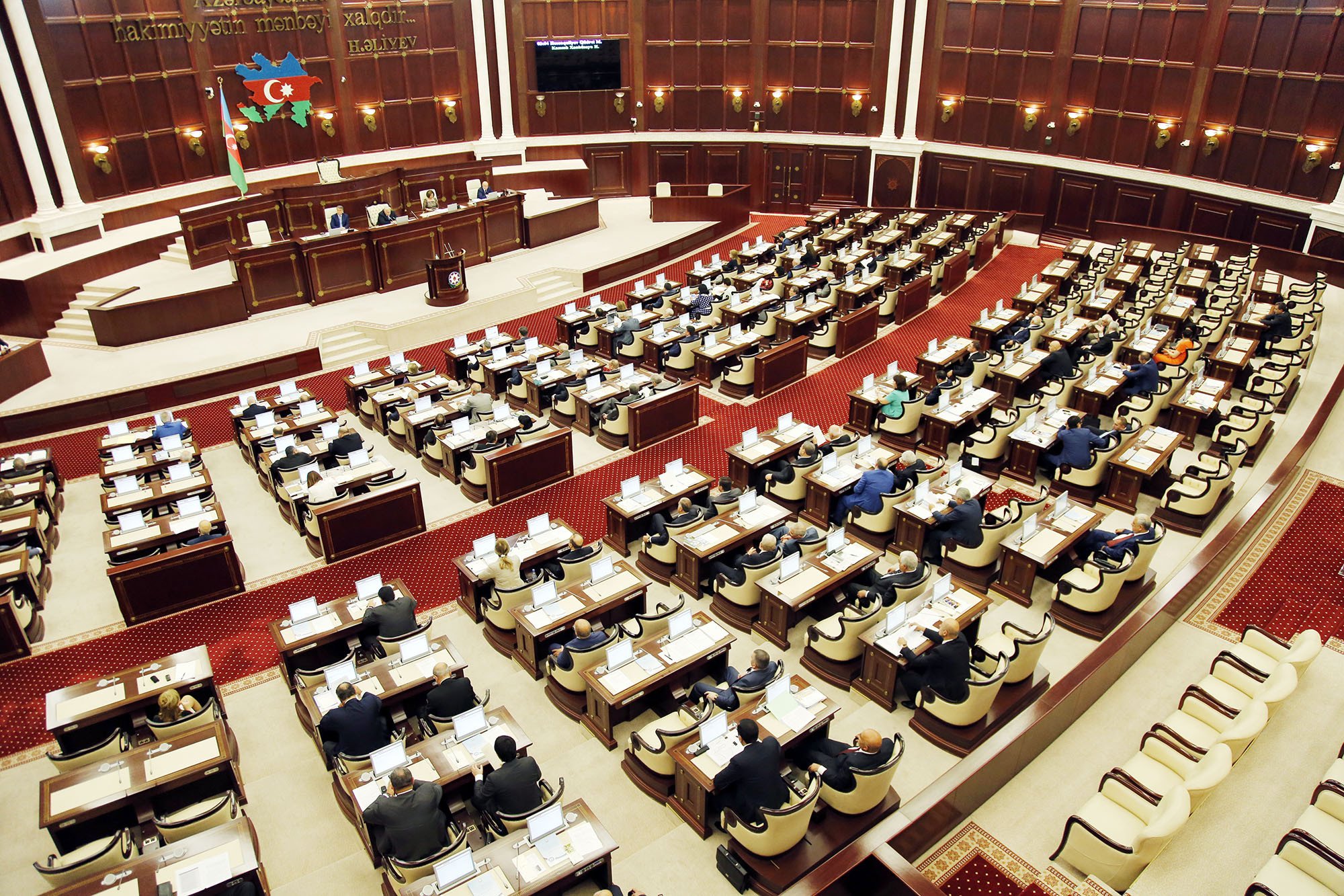 Milli Məclisin bəzi deputatları sabahkı plenar iclasa qatılmayacaq