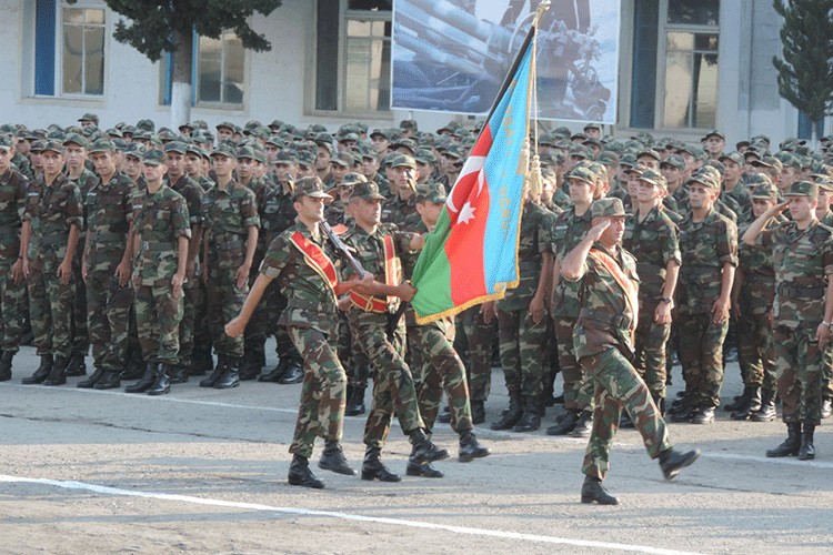 Azərbaycanda hərbi xidmətə çağırış müddəti uzadılıb